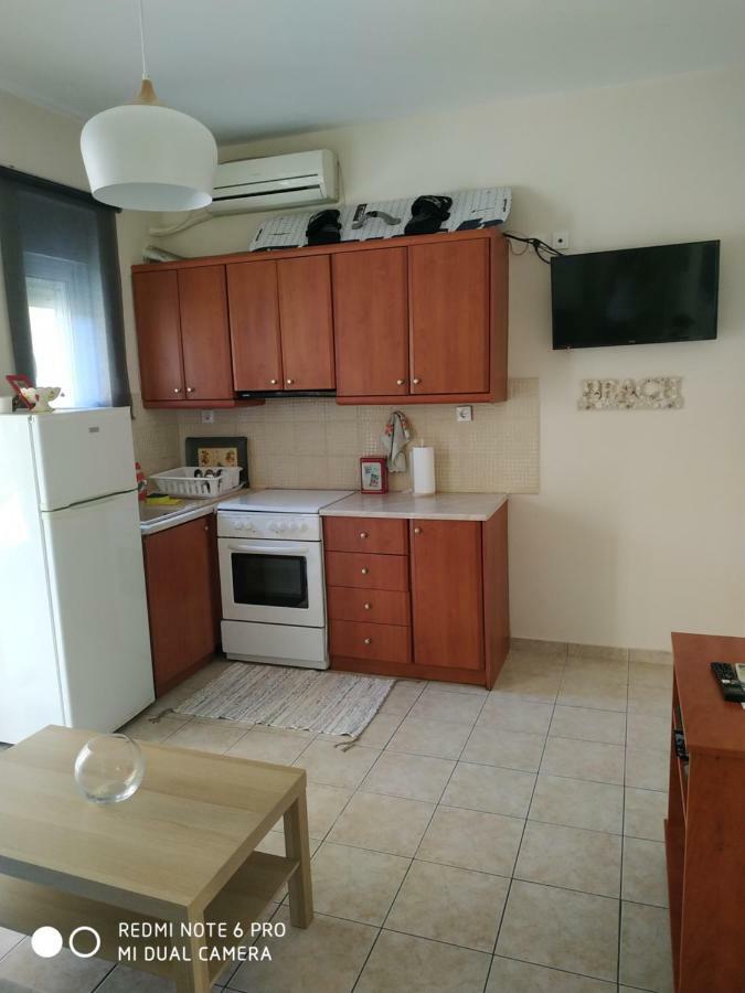 Ourania'S Apartments 卡梅纳维洛拉 外观 照片