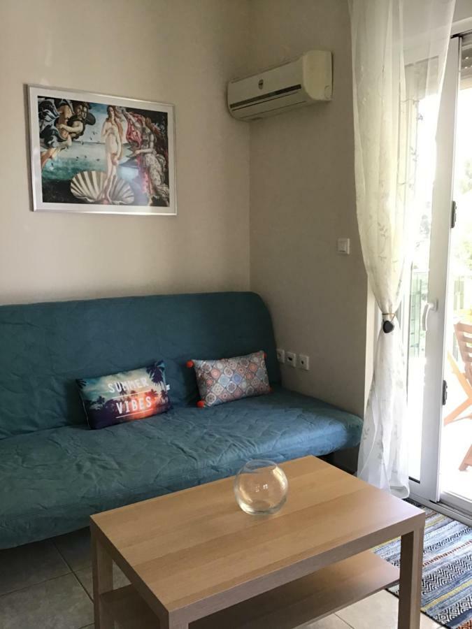 Ourania'S Apartments 卡梅纳维洛拉 外观 照片