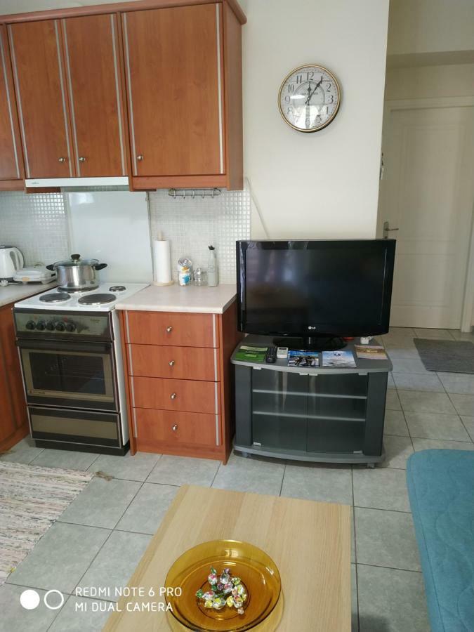 Ourania'S Apartments 卡梅纳维洛拉 外观 照片