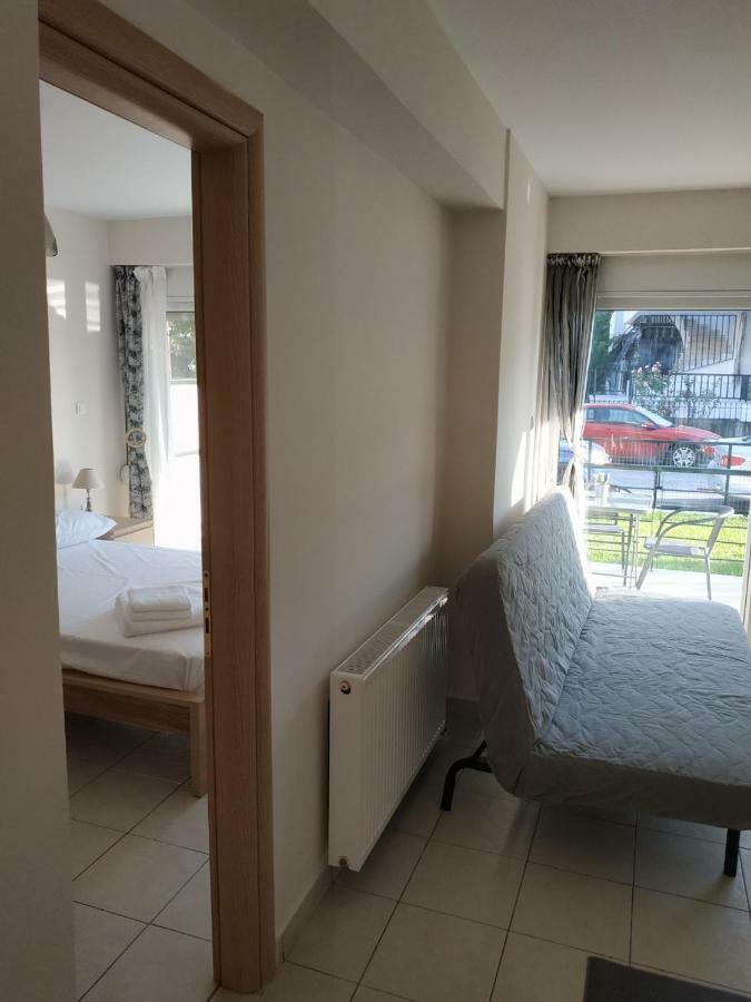 Ourania'S Apartments 卡梅纳维洛拉 外观 照片